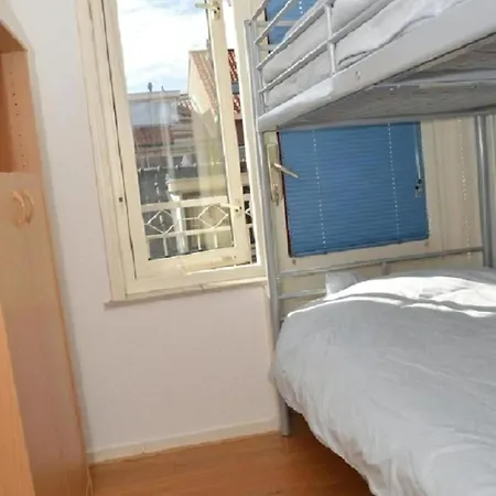 Holiday home In Mit Grill Und Terrasse